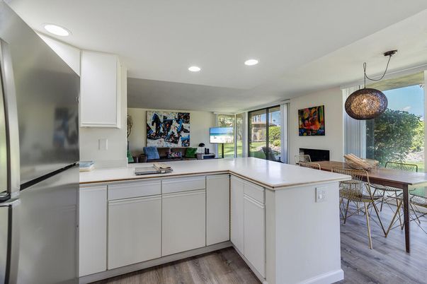 Dining room, Interior, Kitchen, Pendant Lights, Recessed Lighting, Wood Texture Flooring