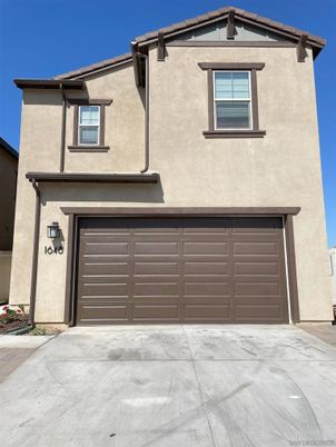 Attached, Exterior, Facade, Mediterranean