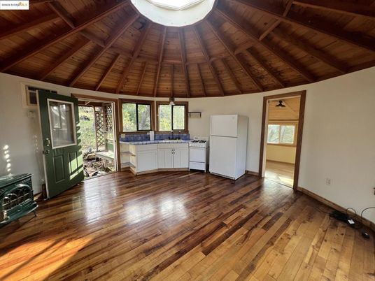 Empty room, Interior, Wooden Beams, Wooden Ceilings, Wood Texture Flooring