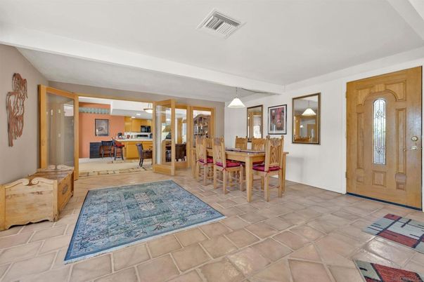 Dining room, Interior, Pendant Lights, Recessed Lighting
