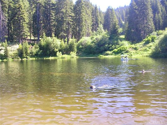 Exterior, Lake