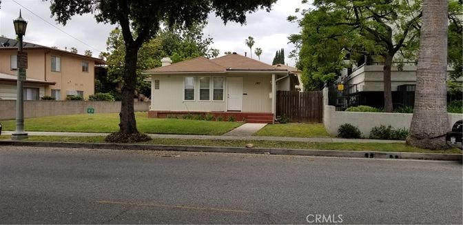 Exterior, Facade, Ranch