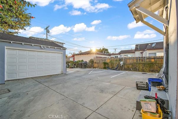 Detached Garage, Exterior