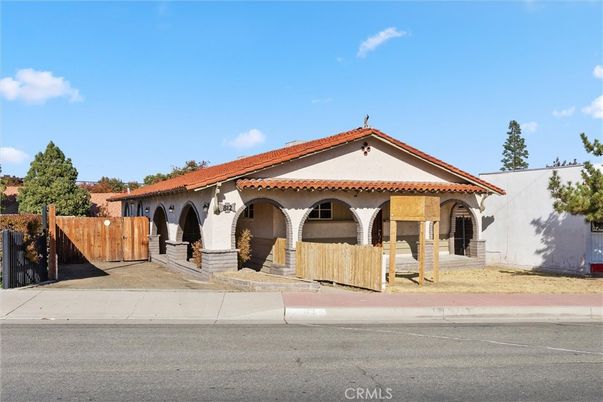 Exterior, Facade, Spanish Mediterranean