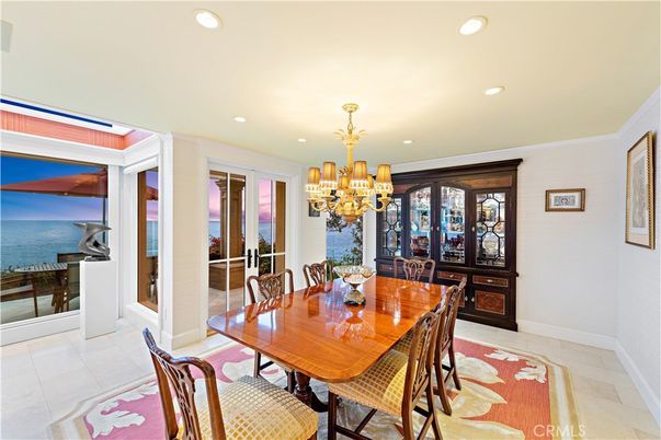 Chandelier, Dining room, Interior, Recessed Lighting, Water