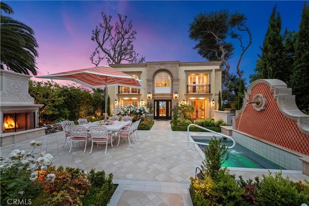 Exterior, Fireplace, Pool