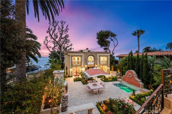 Exterior, Pool, Water