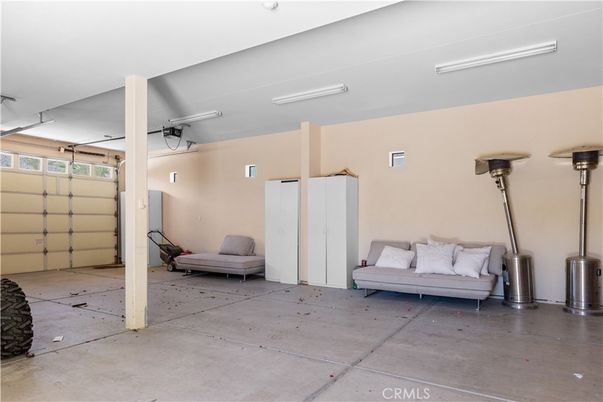 Garage, Interior