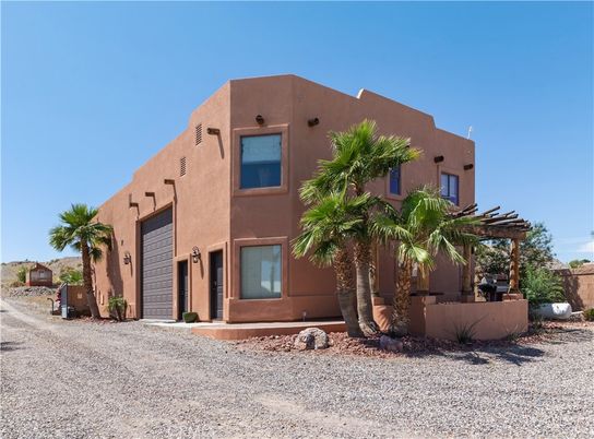 Attached, Backyard, Exterior, Facade, Modern