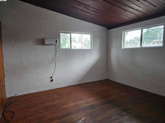 Empty room, Interior, Wooden Ceilings, Wood Texture Flooring