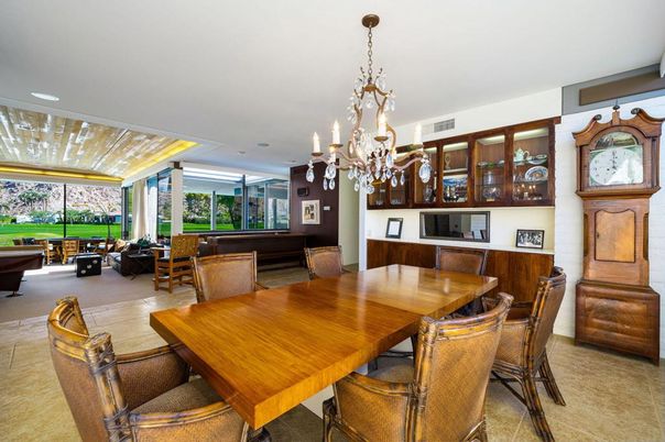 Chandelier, Dining room, Interior, Living room, Recessed Lighting