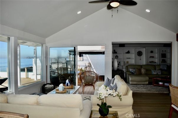 Interior, Living room, Recessed Lighting, Water, Wood Texture Flooring