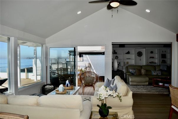 Interior, Living room, Recessed Lighting, Water, Wood Texture Flooring