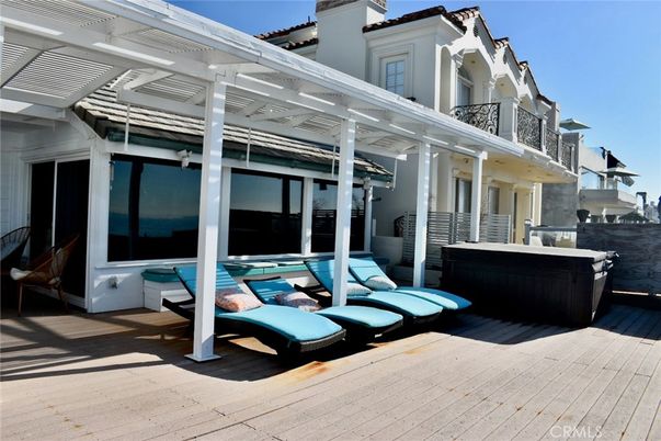 Exterior, Hot Tub