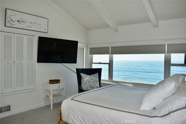 Bedroom, Interior, Water