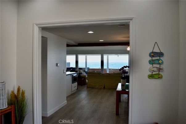 Interior, Living room, Recessed Lighting, Water, Wood Texture Flooring