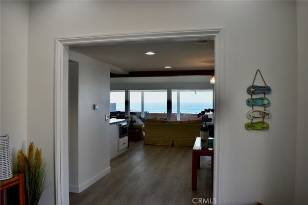Interior, Living room, Recessed Lighting, Water, Wood Texture Flooring