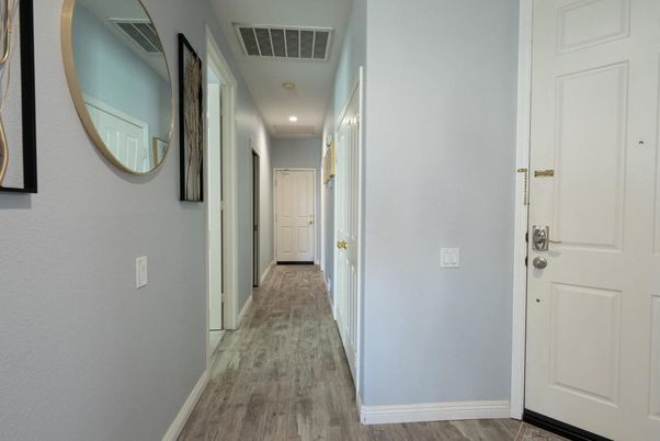 Interior, Recessed Lighting, Wood Texture Flooring