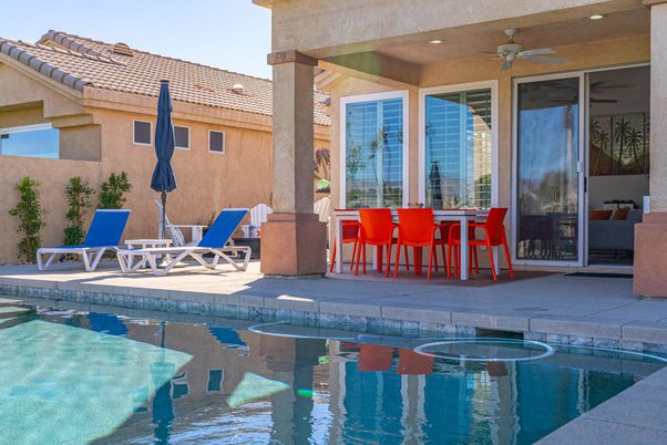Exterior, Pool