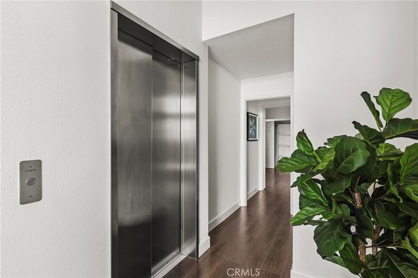 Elevator, Interior, Wood Texture Flooring