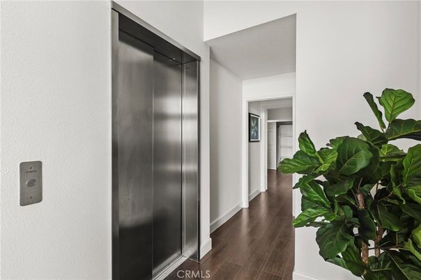 Elevator, Interior, Wood Texture Flooring