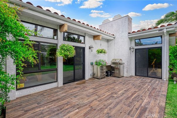 Exterior, Wood Texture Flooring
