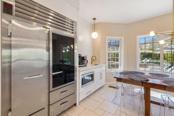 Dining room, Interior, Kitchen, Pendant Lights, Stainless Steel Appliances