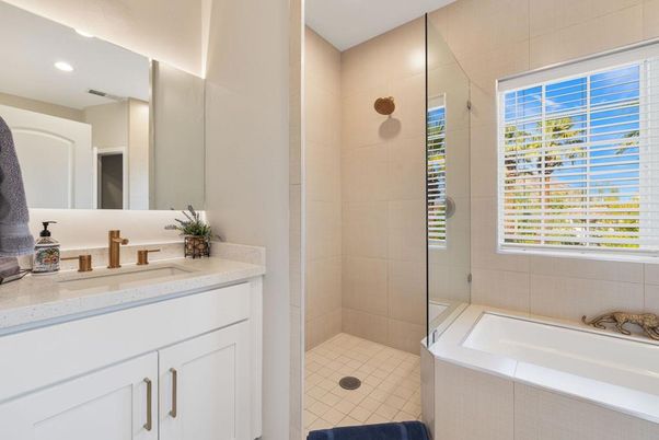 Bathroom, Interior, Recessed Lighting