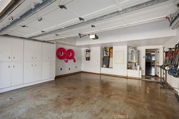 Garage, Interior