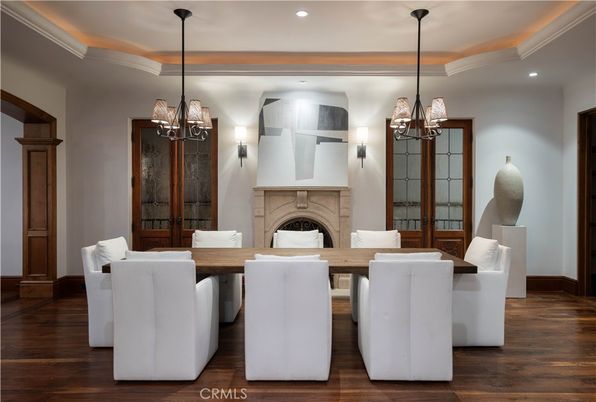 Chandelier, Dining room, Fireplace, Interior, Pendant Lights, Recessed Lighting, Wood Texture Flooring