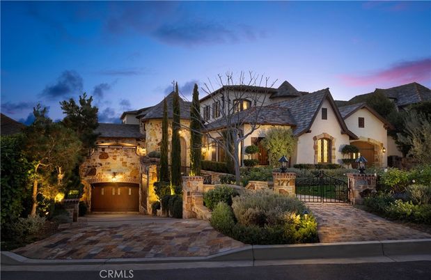 Attached, Exterior, Facade, French Provincial