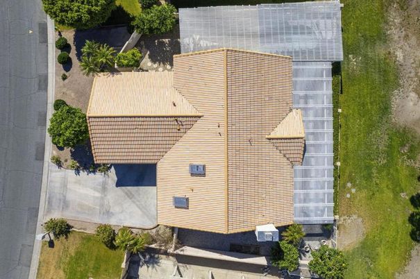 Exterior, Drone