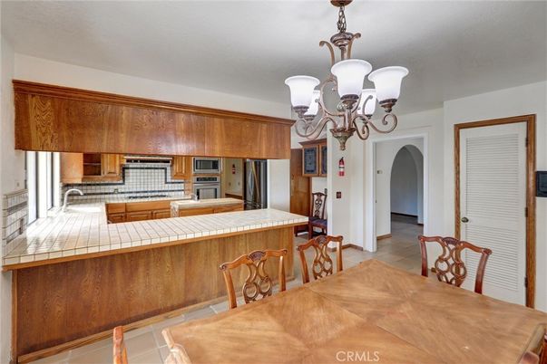 Chandelier, Dining room, Interior, Kitchen, Tile Countertops