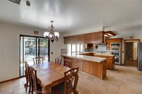 Chandelier, Dining room, Interior, Kitchen, Tile Countertops