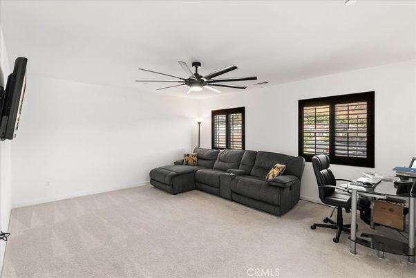 Home Office, Interior