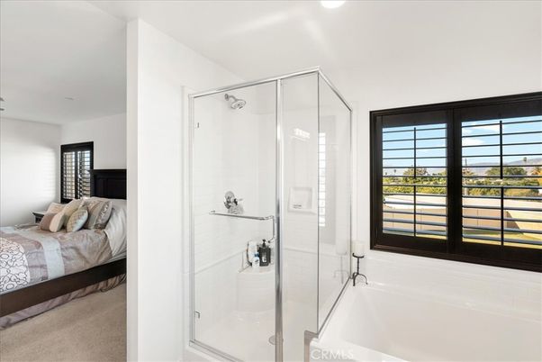 Bathroom, Bedroom, Glass Shower, Interior, Recessed Lighting
