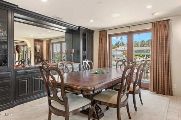Dining room, Interior, Recessed Lighting