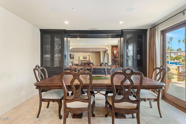 Dining room, Interior, Recessed Lighting