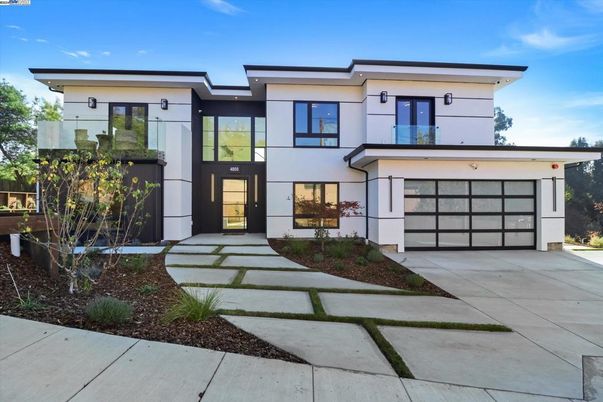 Attached, Exterior, Facade, Modern
