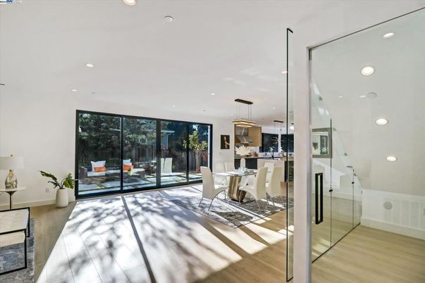 Dining room, Interior, Kitchen, Pendant Lights, Recessed Lighting, Wood Texture Flooring