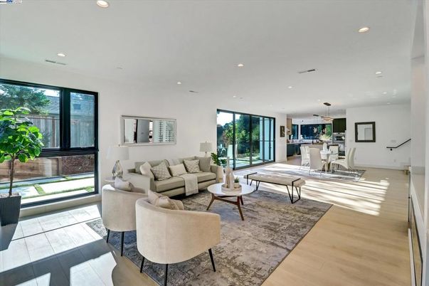 Dining room, Interior, Living room, Pendant Lights, Recessed Lighting, Wood Texture Flooring