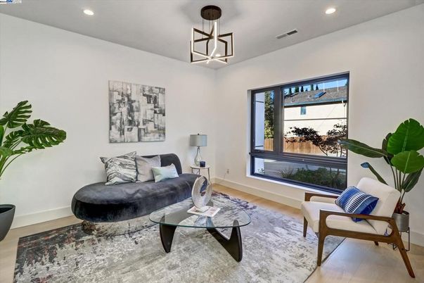 Interior, Living room, Pendant Lights, Recessed Lighting, Wood Texture Flooring