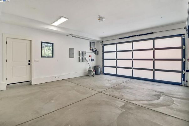 Garage, Interior