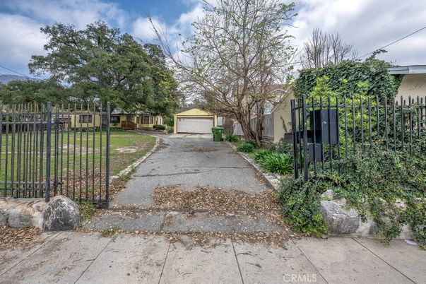 Detached Garage, Exterior