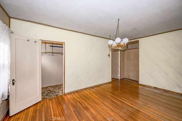 Chandelier, Empty room, Interior, Wood Texture Flooring