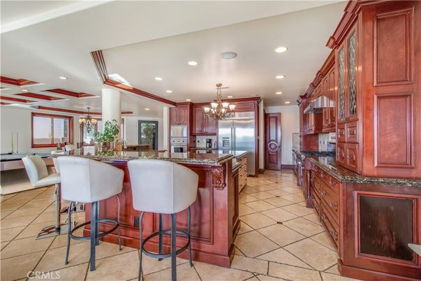 Chandelier, Dining room, Interior, Kitchen, Recessed Lighting, Stainless Steel Appliances