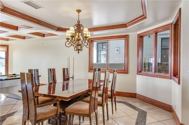 Chandelier, Dining room, Interior