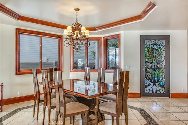 Chandelier, Dining room, Interior