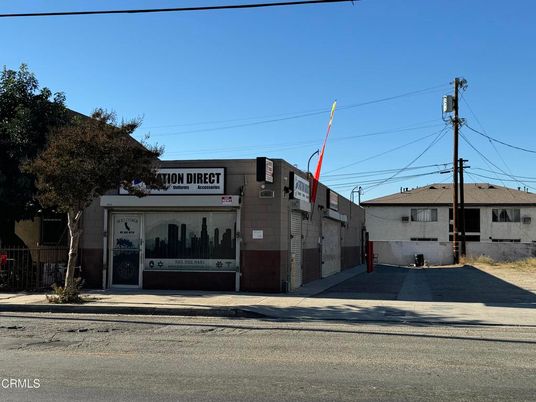 Exterior, Facade, None