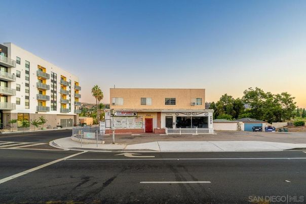 Exterior, Facade, Condo Building